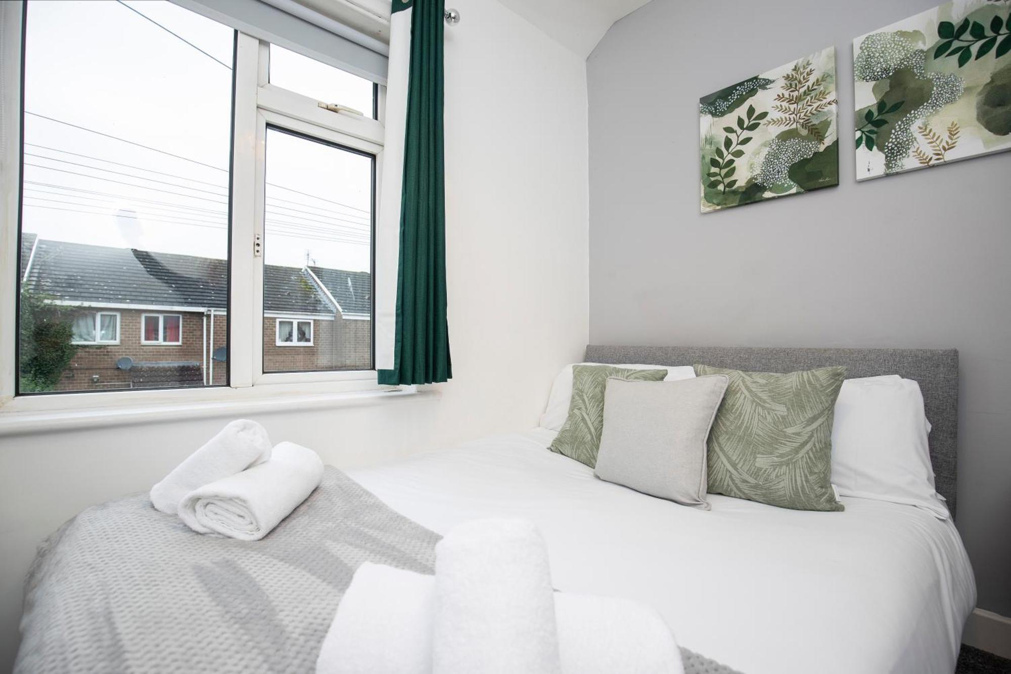 Quiet And Comfy House With 2 Bedrooms And 2 Bathrooms Super Fast Wifi And Crisp Hotel Standard White Linen Hosted By Our Home Short Stays Darlington  Bagian luar foto