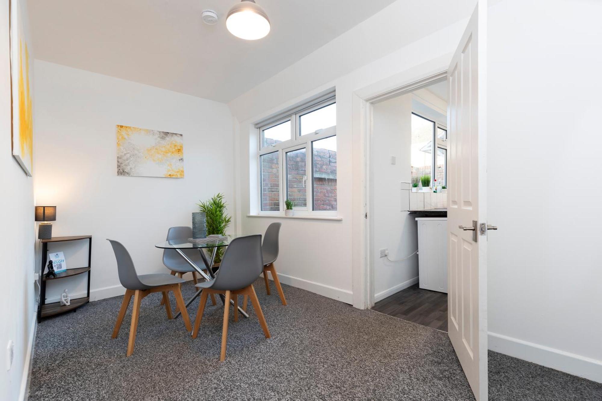 Quiet And Comfy House With 2 Bedrooms And 2 Bathrooms Super Fast Wifi And Crisp Hotel Standard White Linen Hosted By Our Home Short Stays Darlington  Bagian luar foto